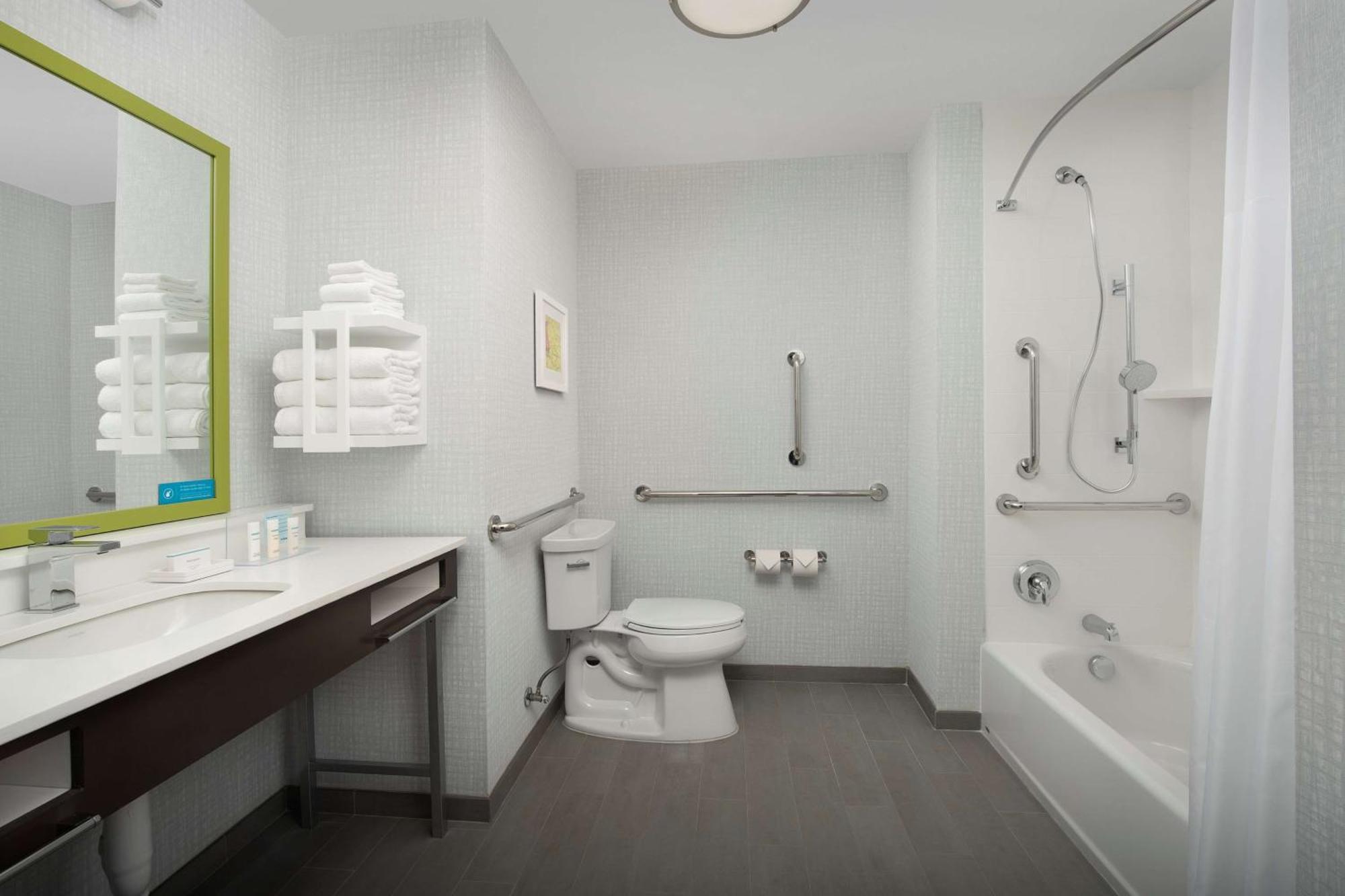 Hampton Inn & Suites Charlotte Airport Lake Pointe Ngoại thất bức ảnh
