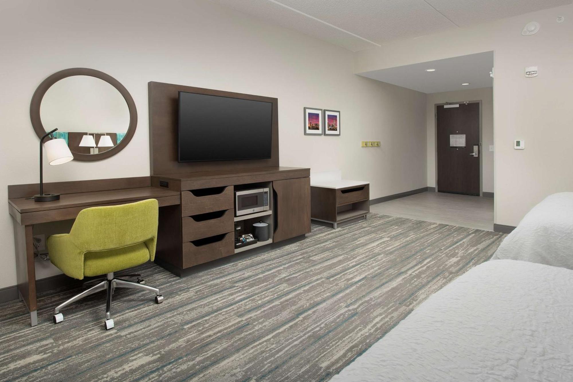 Hampton Inn & Suites Charlotte Airport Lake Pointe Ngoại thất bức ảnh