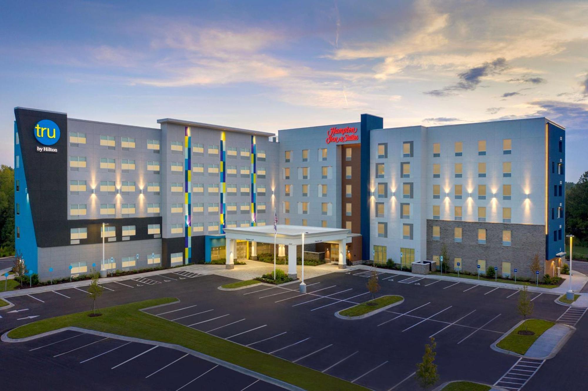 Hampton Inn & Suites Charlotte Airport Lake Pointe Ngoại thất bức ảnh